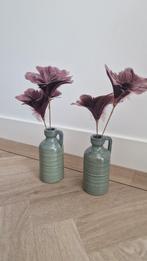 Twee groene vaasjes, Ophalen, Zo goed als nieuw, Groen, Minder dan 50 cm