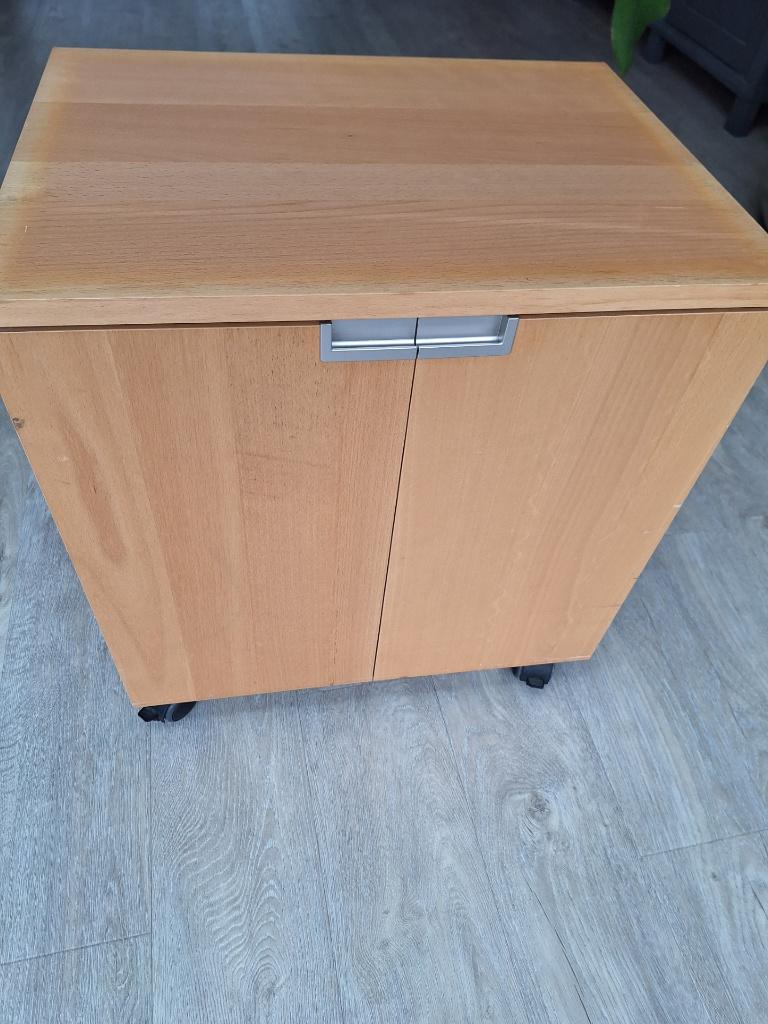 Kastje verrijdbaar bureau, Ophalen, Overige typen, Gebruikt, Hout