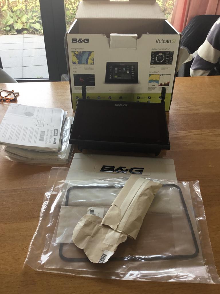 B&G Vulcan 9" plotter - Nieuw in originele verpakking, Watersport en Boten, Ophalen of Verzenden, Nieuw, Kaartplotter of Fish Finder