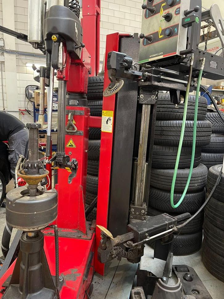 Professioneel Banden De- en Montageapparaat, Auto diversen, Autogereedschap, Gebruikt, Ophalen