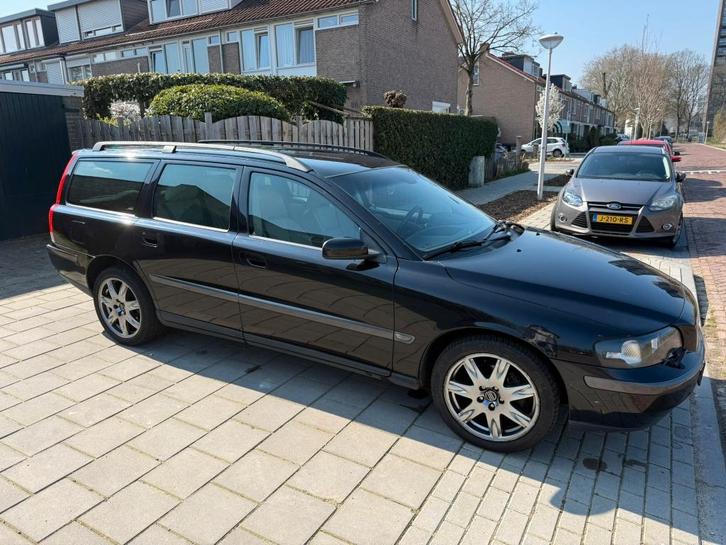 Volvo V70 2.4 170PK AUT 2003 Zwart, Auto's, Volvo, Particulier, V70, ABS, Airbags, Airconditioning, Alarm, Bluetooth, Boordcomputer