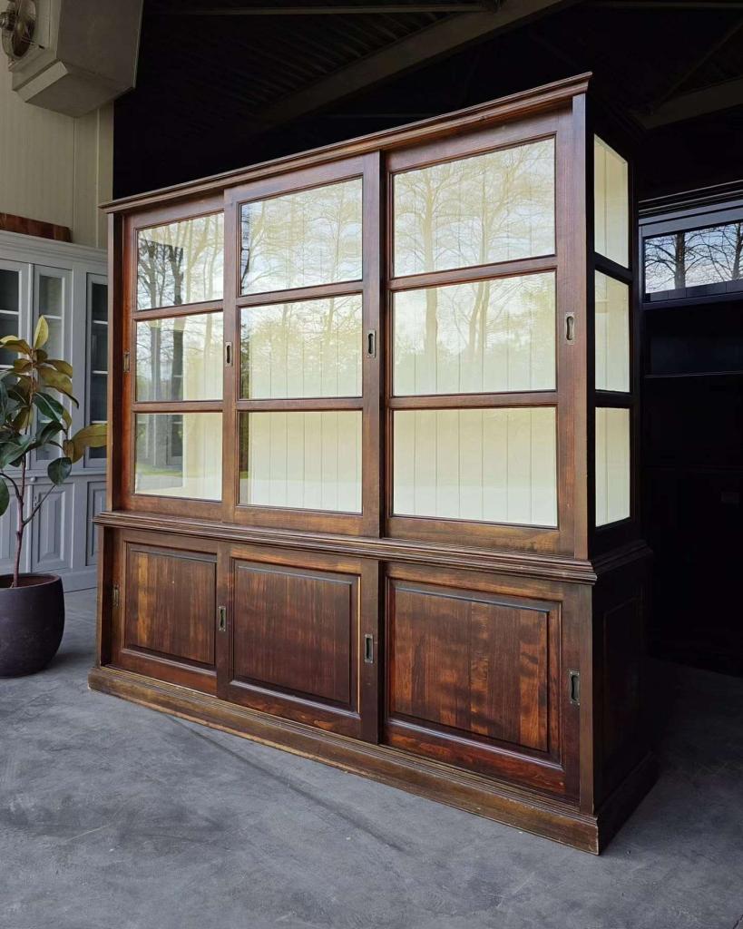 Mooie grote buffetkast met glazen zijkanten | 217cm  #4635, Huis en Inrichting, Kasten | Buffetkasten, Niet ingevuld, 200 cm of meer