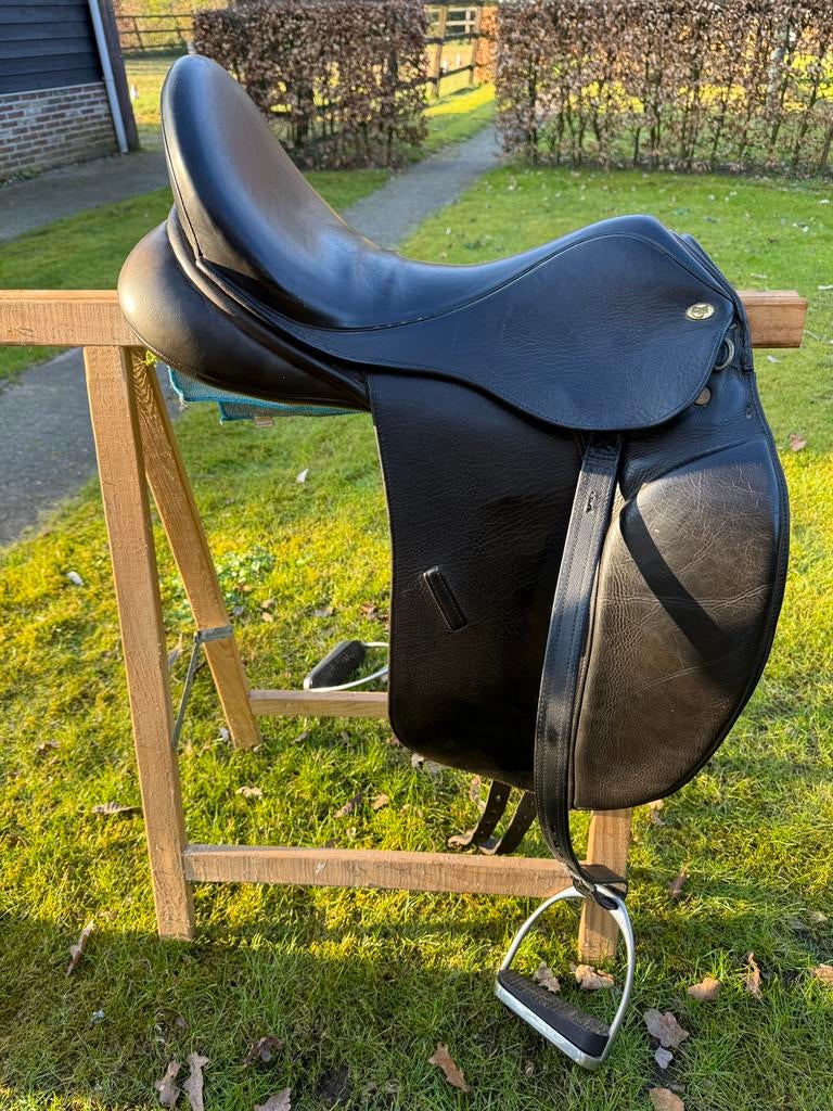 Dressuurzadel Eric Thomas 18”, Dieren en Toebehoren, Ophalen, Gebruikt, Dressuur