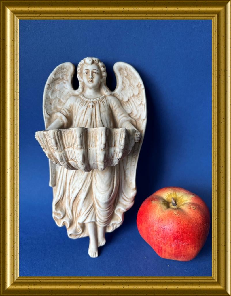 Antiek groot biscuit porseleinen wijwatervaatje: engel, Antiek en Kunst, Ophalen of Verzenden