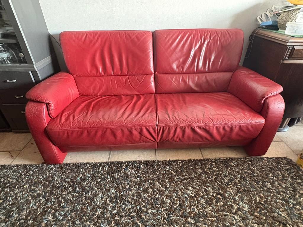 Gratis Rood bankje - Leer, Huis en Inrichting, Ophalen, Gebruikt, 150 tot 200 cm, Tweepersoons