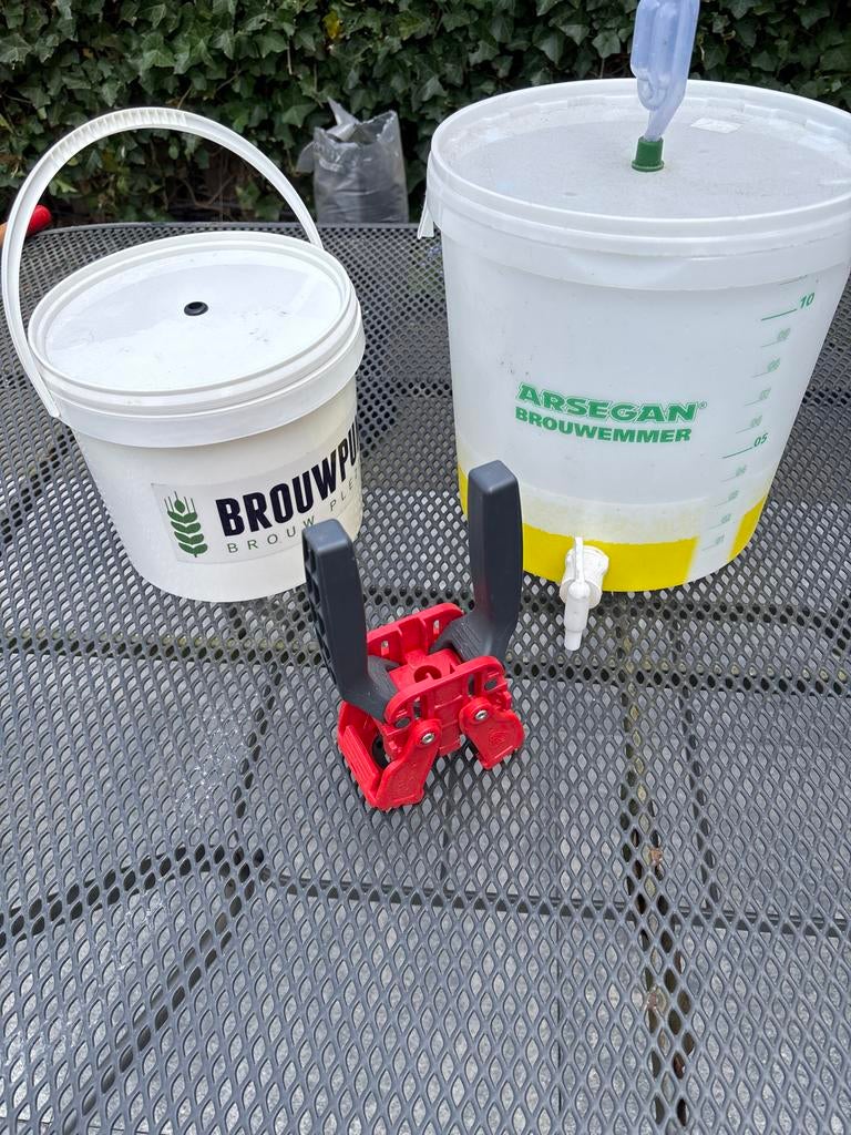 Brouw emmers 5 en 10 liter met kraan, waterslot & kroonkurk, Ophalen of Verzenden, Gebruikt