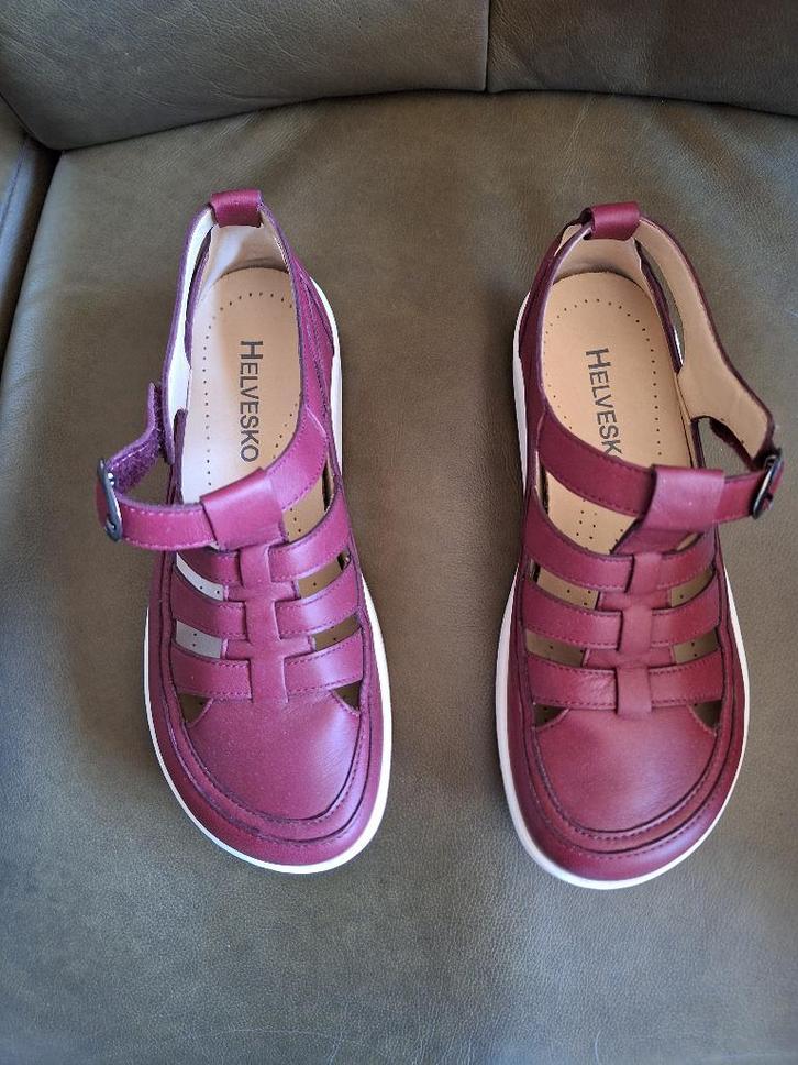 Damessandalen, bordeauxrood en grijsblauw, Kleding | Dames, Schoenen, Nieuw, Sandalen of Muiltjes, Overige kleuren, Ophalen of Verzenden