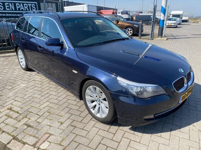 BMW 5-Serie 3.0 D 530d lci Touring AUT 2007 sport stoelen, Automaat, Zwart, 2000 kg, Blauw