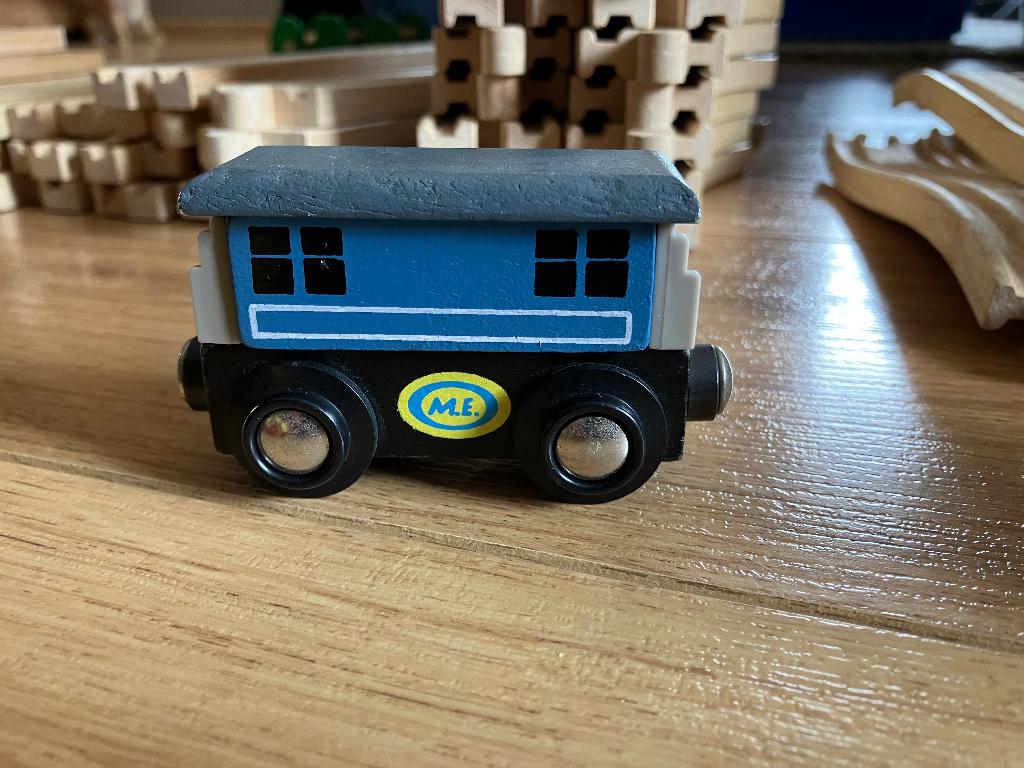 Houten trein spoor, Kinderen en Baby's, Speelgoed | Houten speelgoed, Ophalen of Verzenden, Gebruikt, Rij- of Hobbelspeelgoed