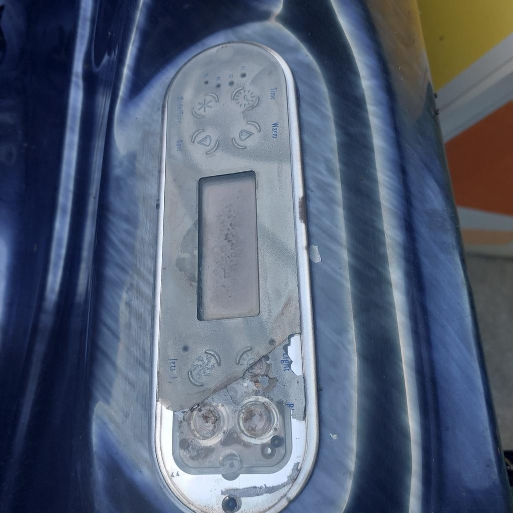 Defecte Jacuzzi met filters en bedieningspaneel, Ophalen, Gebruikt, Filter, Vast
