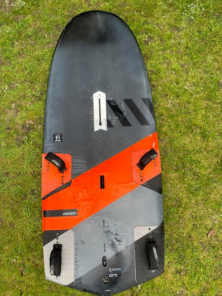 RRD h-fire 91 foilboard, Watersport en Boten, Windsurfen, Ophalen, Minder dan 250 cm, Plank, 5 tot 7 m²