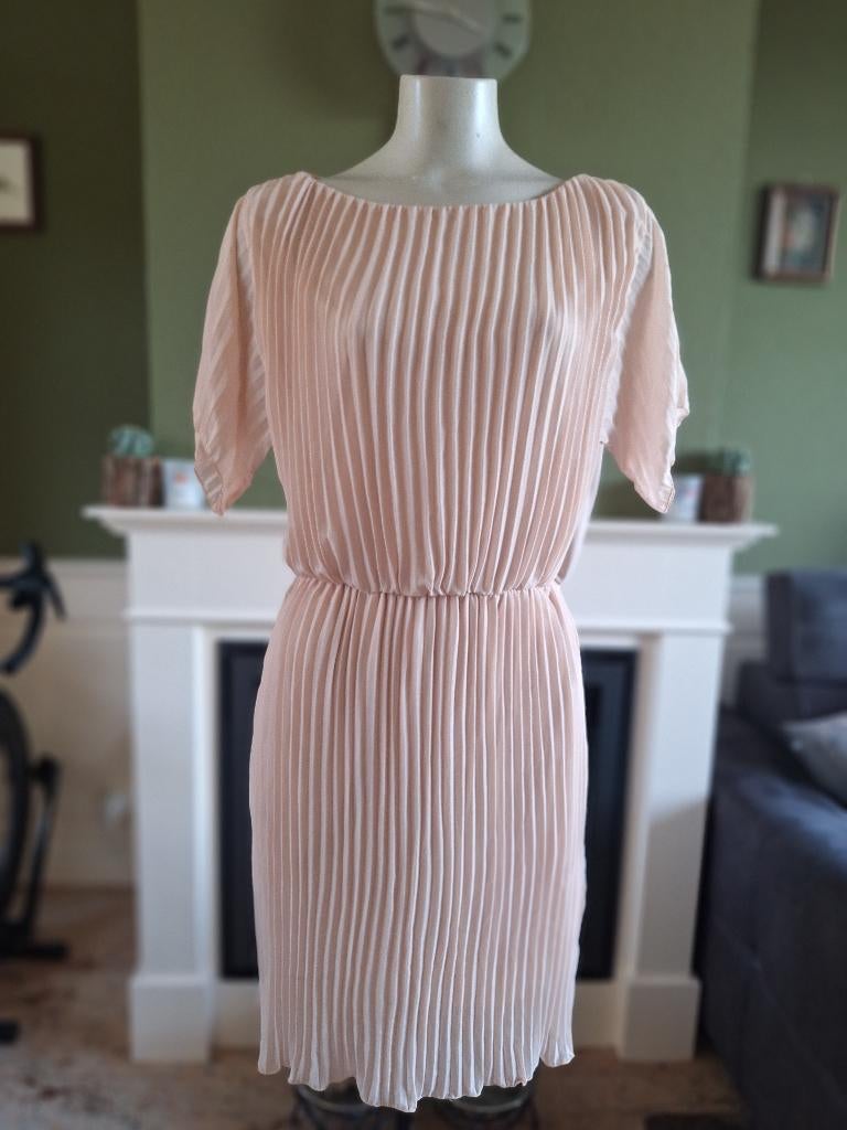 Rinascimento zalm roze zacht oranje plissé jurk L, Verzenden, Oranje, Zo goed als nieuw, Knielengte