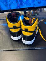 Nike Dunk High Geel Zwart Sneakers Maat 38.5, Ophalen, Kringloop, Geel, Sneakers of Gympen