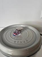 NIEUWE Staub white Truffle La cocotte stoofpan  Ø24cm., Gietijzer, Nieuw, Ophalen of Verzenden, D