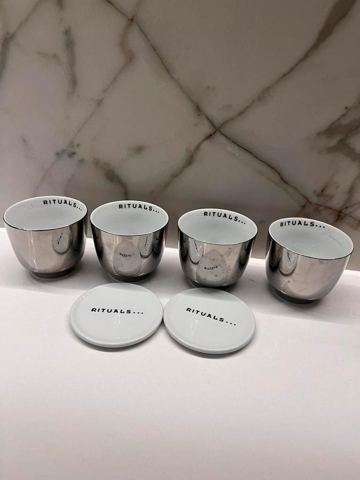 RITUALS 4 PORSELEINEN WIT ZILVER METALLIC THEEGLAS THEE MOK, Huis en Inrichting, Keuken | Servies, Zo goed als nieuw, Kop(pen) en/of Schotel(s)