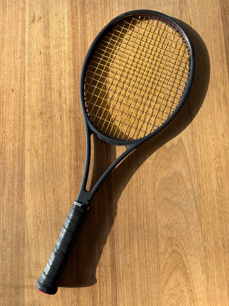 Wilson Pro Staff 97 v13 grip 4 - nieuwe overgrip, Sport en Fitness, Tennis, Ophalen of Verzenden, Zo goed als nieuw, Racket, Wilson