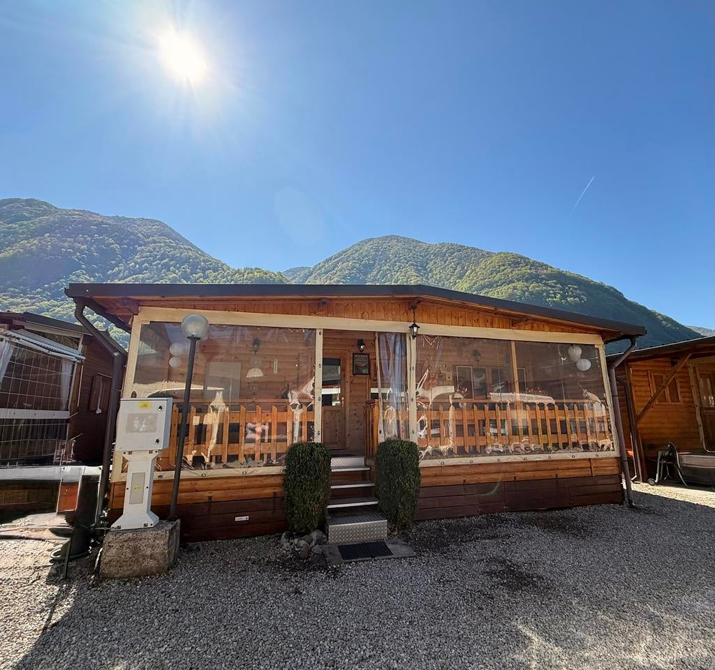 Nog beschikbaar in noord Italië direct aan Lugano meer, 5 personen, 2 slaapkamers, Lombardije en Merengebied, Chalet, Bungalow of Caravan