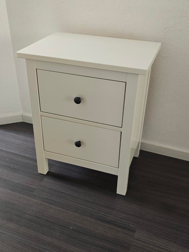 Ikea Hemnes nachtkastje, wit met twee lades, Ophalen, Minder dan 45 cm, 55 tot 70 cm, Zo goed als nieuw