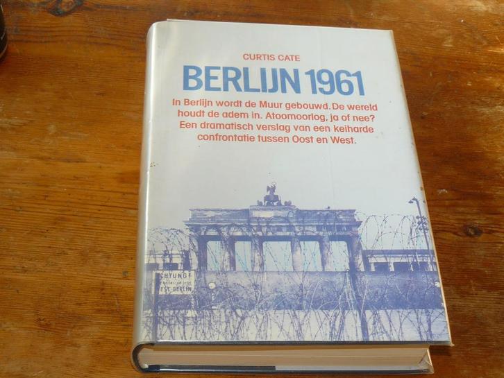 Berlijn 1961 (Bouw van de Berlijnse muur, koude oorlog), Boeken, Geschiedenis | Wereld, Zo goed als nieuw, Europa, 20e eeuw of later