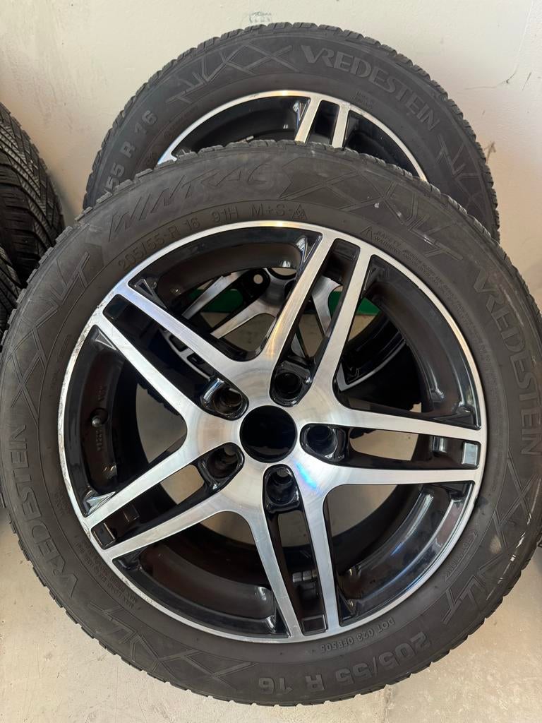 Dezent velgen met Vredestein winterbanden 205/55 R16, Auto-onderdelen, Banden en Velgen, Ophalen, Gebruikt, 16 inch, Banden en Velgen