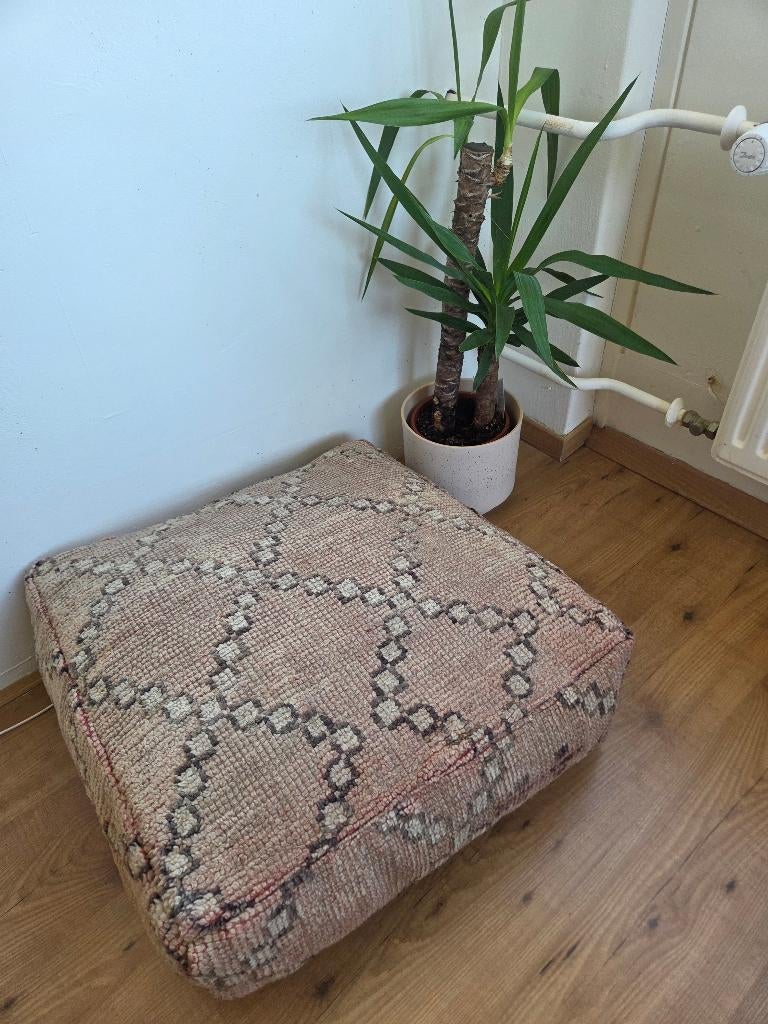 Miss Nomad Vloerkussen, Huis en Inrichting, 50 tot 75 cm, Ophalen of Verzenden, Zo goed als nieuw, Berber vintage