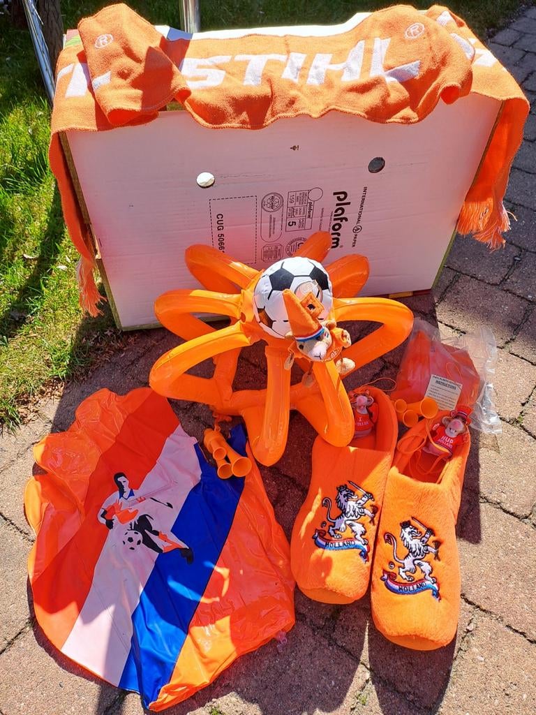 Oranje Fanpakket: Sjaal, Klompen Sloffen, Opblaasartikelen, Ophalen of Verzenden, Overige binnenlandse clubs, Vaantje of Sjaal