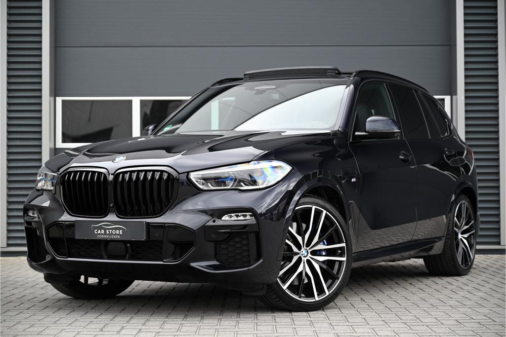BMW X5 xDrive40i M-SPORT / PANO / BOWERS & WILKINS / LASER /, Automaat, Gebruikt, 138 €/maand, Bedrijf