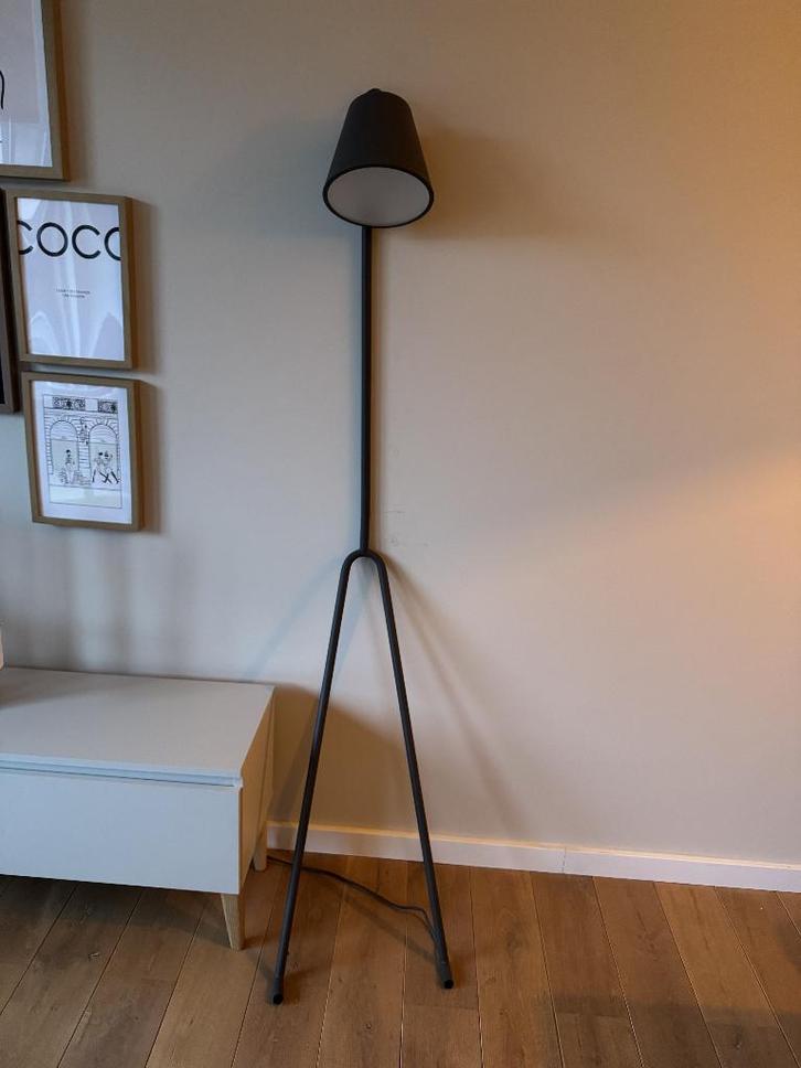 Design House Stockholm Manana lamp, Huis en Inrichting, Lampen | Vloerlampen, Zo goed als nieuw, 150 tot 200 cm, Ophalen