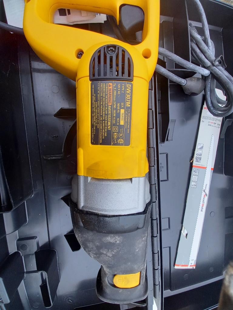 Recipro zaag Dewalt DW307M  nieuw 110 VOLT MET OMVORMER, Ophalen, Nieuw