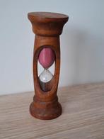 Oude zandloper gemaakt van hout en glas, Ophalen of Verzenden