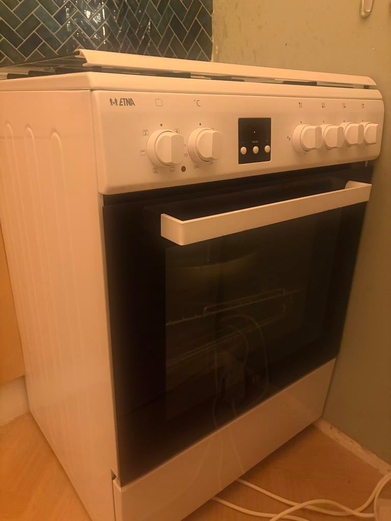 Etna gasfornuis, Witgoed en Apparatuur, Fornuizen, Ophalen, 60 cm of meer, 4 kookzones, Zo goed als nieuw