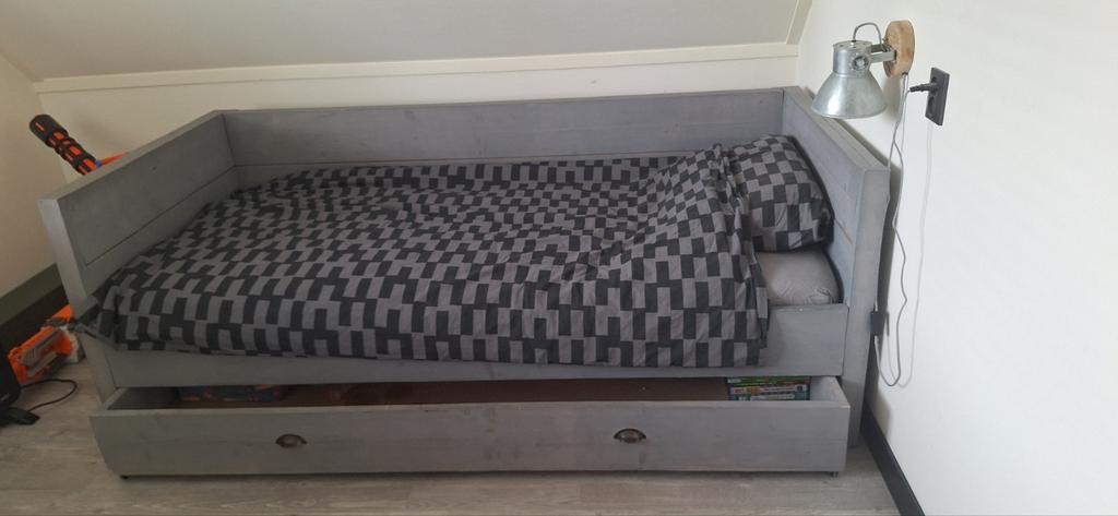 1 persoons bed, Gebruikt, Eenpersoons, Ophalen of Verzenden, Grijs