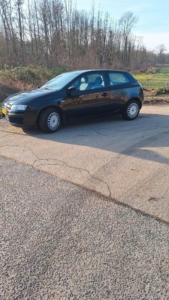 Fiat Stilo 1.4 16V 3DR 2007 Zwart, Auto's, Fiat, Particulier, Stilo, Airbags, Airconditioning, Radio, Trekhaak, Benzine, C, Hatchback