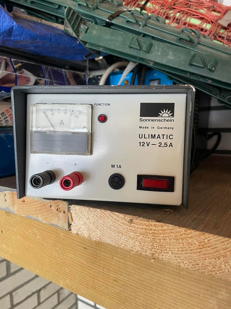 12 volt omvormer voeding, Ophalen, Zo goed als nieuw