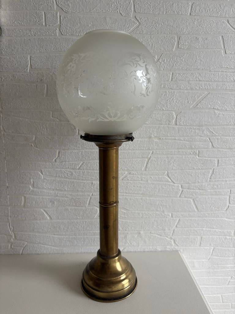 Antieke Messing Dinerlamp met Geëtste Glazen Bol, Antiek en Kunst, Ophalen of Verzenden