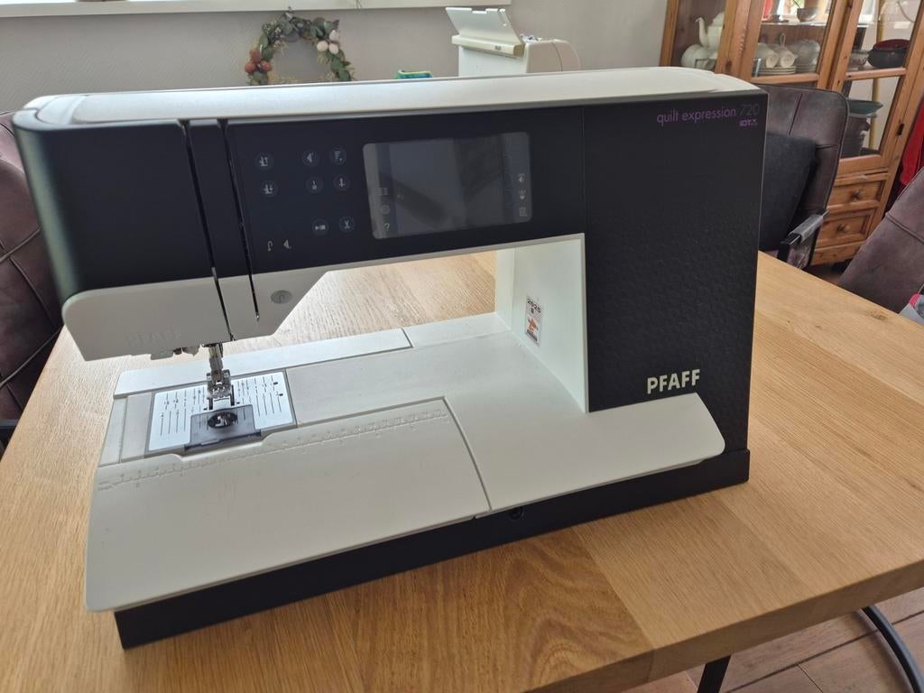 Pfaff Quilt Expression 720 Naaimachine, Hobby en Vrije tijd, Naaimachines en Toebehoren, Ophalen, Zo goed als nieuw, Naaimachine