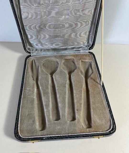 Franse cassette met vis, schaaldieren, hors-d' oeuvre bestek, Ophalen of Verzenden