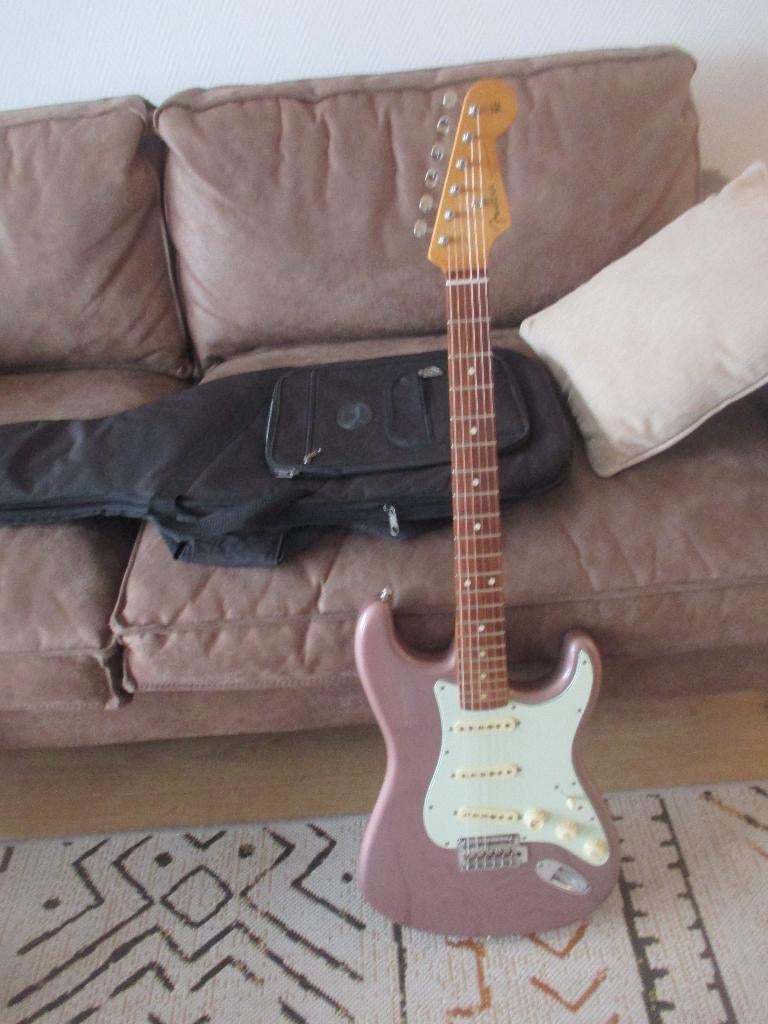 Fender Stratocaster, Ophalen, Zo goed als nieuw, Solid body, Fender