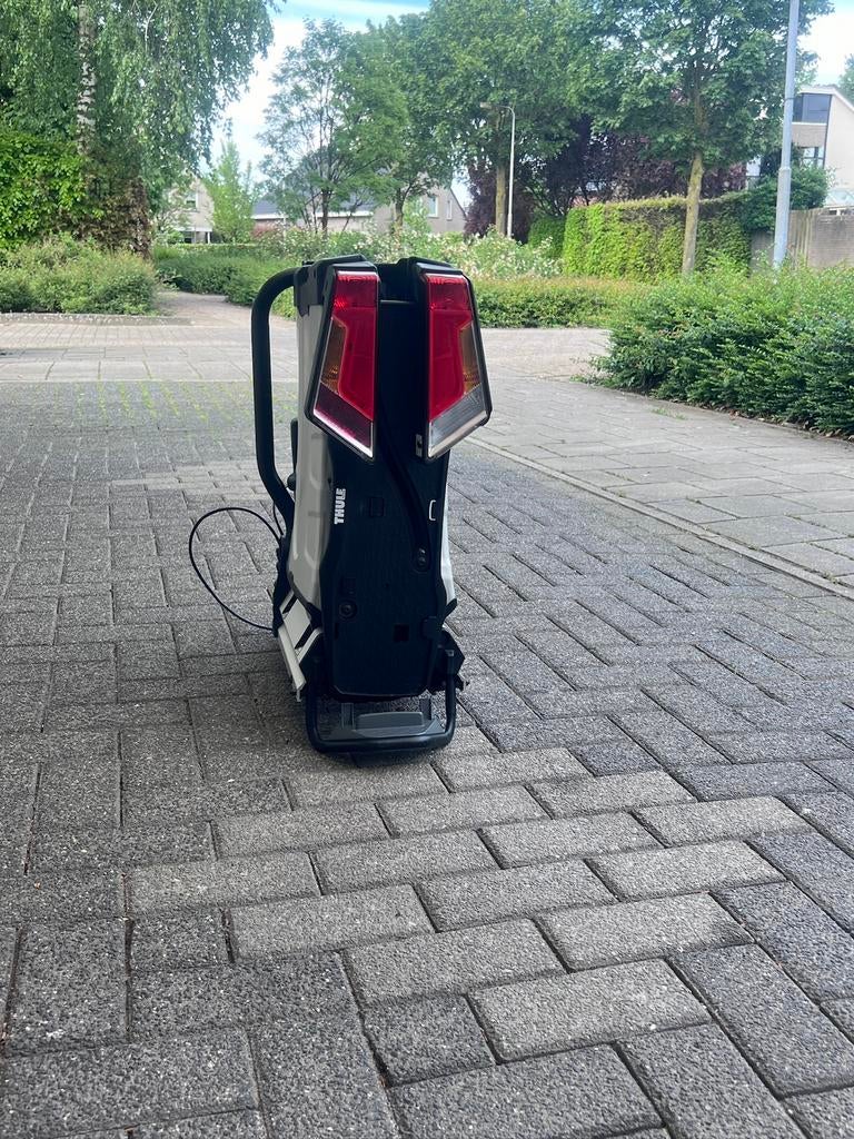 Thule Easyfold XT2 933 fietsendrager, Ophalen, Elektrische fiets, Zo goed als nieuw, 2 fietsen