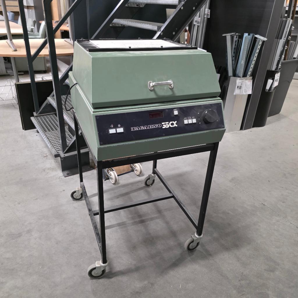 ANTIEK MEDISCH APPARAAT  TAGARNO 35CX MICROSCOOP, Antiek en Kunst, Ophalen