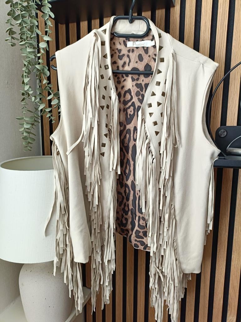 Prachtig Boho Gilet met Franjes & Luipaardprint - Realize, Kleding | Dames, Bodywarmers, Maat 38/40 (M), Beige, Ophalen of Verzenden