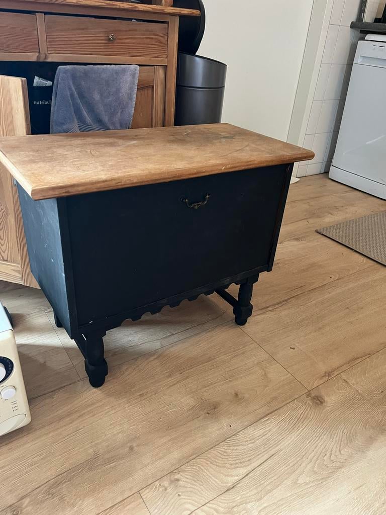 Zwart kastje met houten blad, Ophalen, Gebruikt