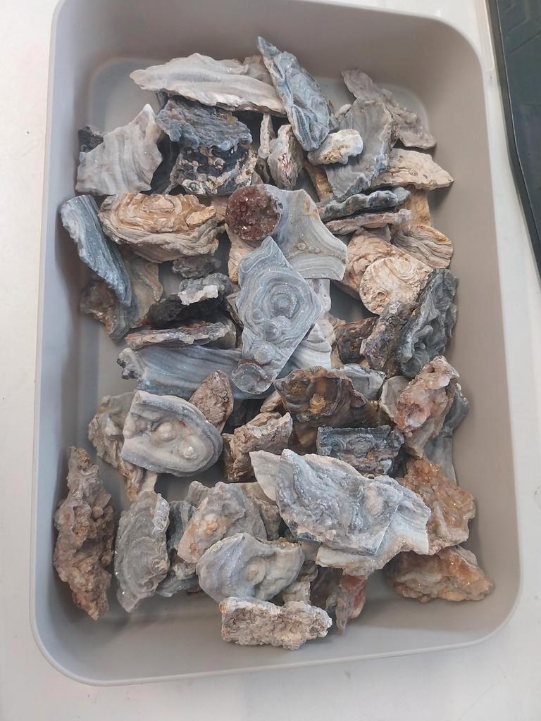 Grote partij chalcedoon rozen ruw druzy, Ophalen of Verzenden, Mineraal