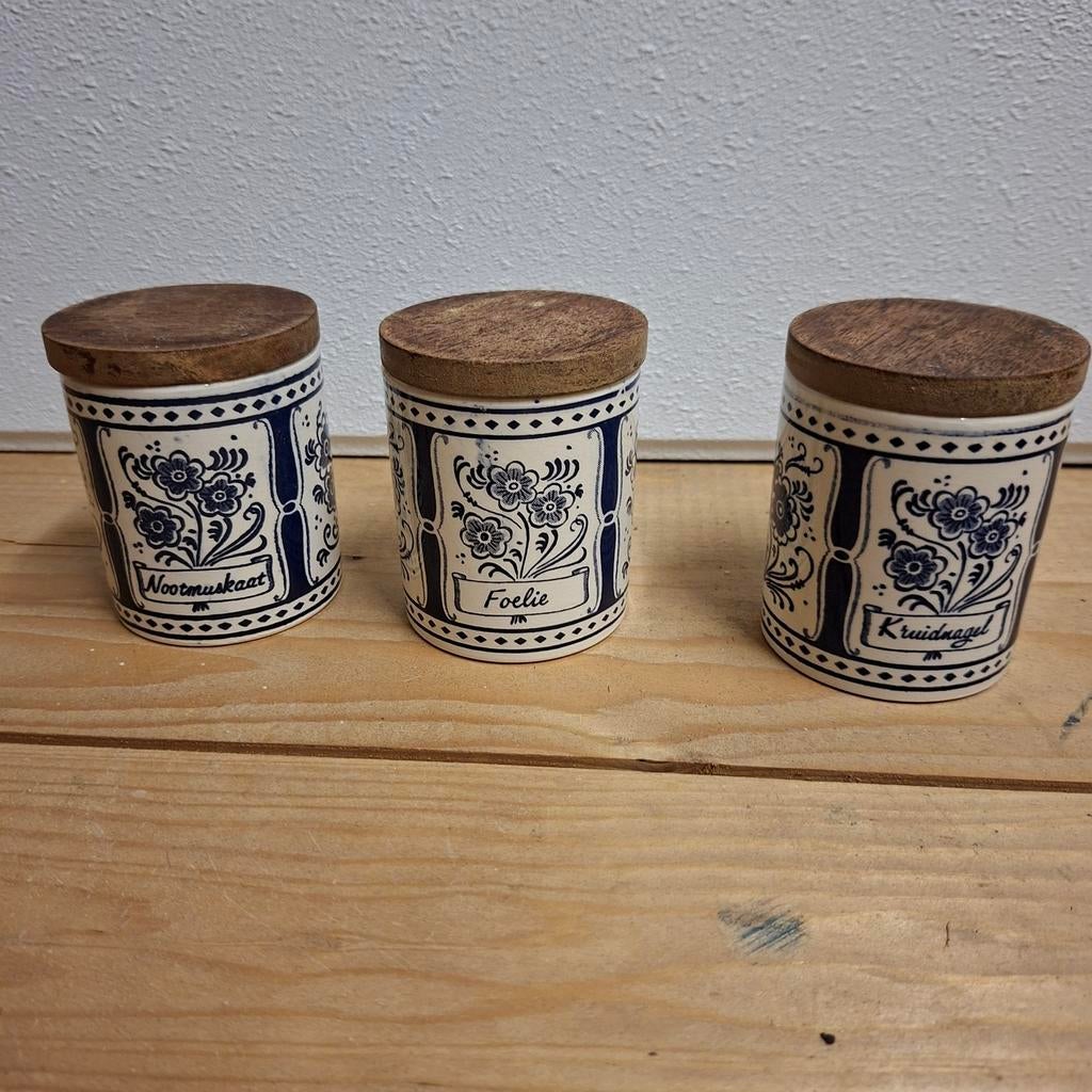 3 Aardewerk Kruidenpotjes met Houten Deksel, Ophalen of Verzenden