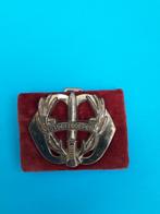 Baretembleem Stoottroepen met oogjes en apart frontje., Ophalen of Verzenden, Landmacht, Nederland, Embleem of Badge