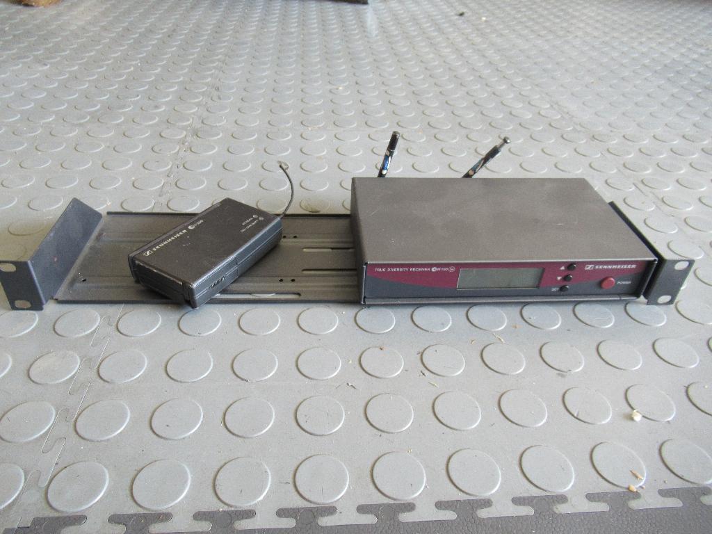 15922 1 sennheiser ew300 met sk100, Muziek en Instrumenten, Microfoons, Gebruikt, Overige typen, Ophalen of Verzenden, Sennheiser