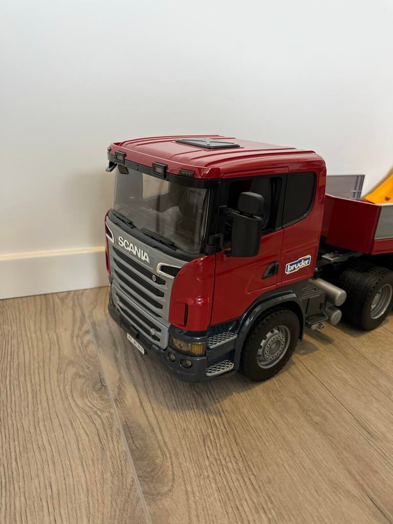Bruder Scania Vrachtwagen met Dieplader en CAT Bulldozer, Kinderen en Baby's, Speelgoed | Speelgoedvoertuigen, Zo goed als nieuw