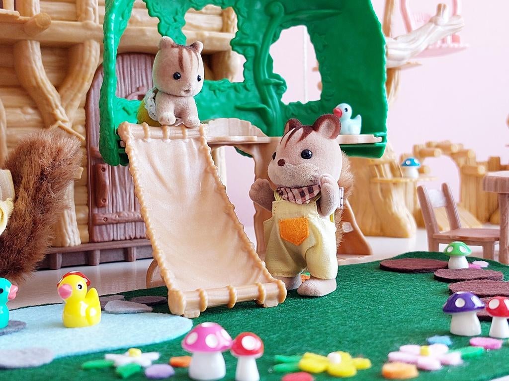 Geweldige set Sylvanian Families Eekhoorns - Boshuis Boom, Ophalen of Verzenden, Zo goed als nieuw, Poppenhuis