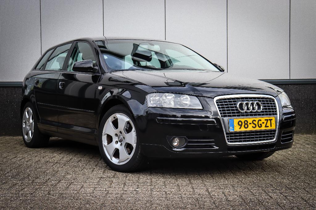 Audi A3 1.6 Sportback Nieuwe APK, Auto's, Zwart, 4 cilinders, Zwart, 1598 cc