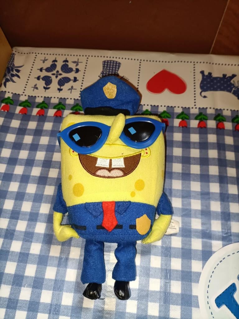 SpongeBob Squarepants knuffel politie policy 22 cm groot, Ophalen of Verzenden, Zo goed als nieuw, Overige typen